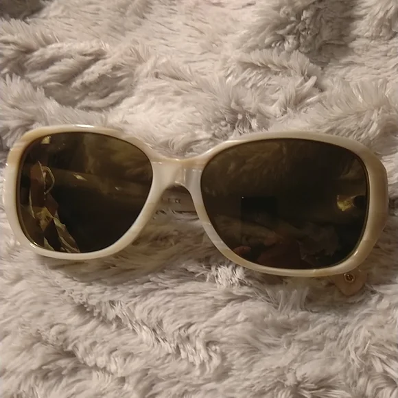 Vintage Coach Reese Sunglasses in Ivory *Please read description b4 offers* 🙏😊 - Picture 3 of 8
